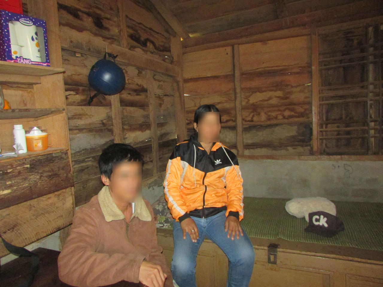 Người mẹ nghèo đổi con sơ sinh lấy 20 triệu đồng?