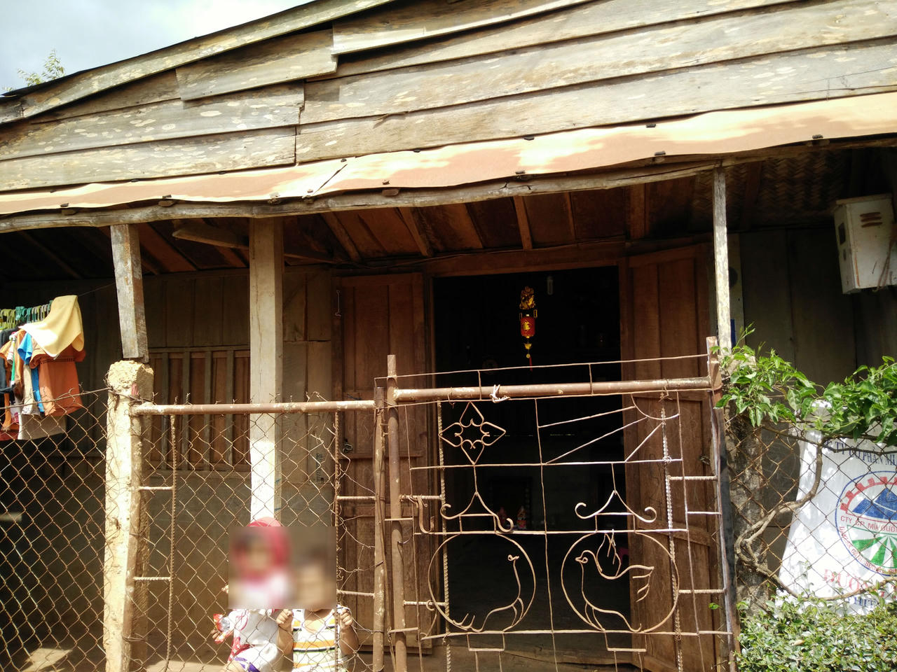 Người mẹ nghèo đổi con sơ sinh lấy 20 triệu đồng?