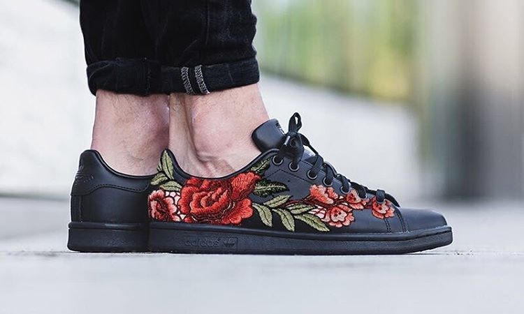 Kết quả hình ảnh cho Giày sneaker thêu sao Châu Âu