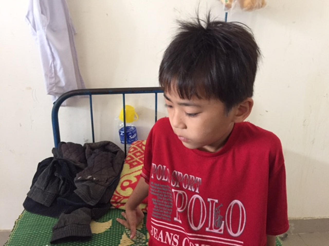 Phú Yên: Vào tận trường hành hung học sinh lớp 3 vì nghe con bảo bị đánh