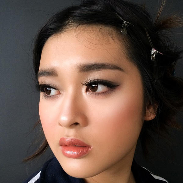 Kết quả hình ảnh cho Phong cách trang điểm Strobing