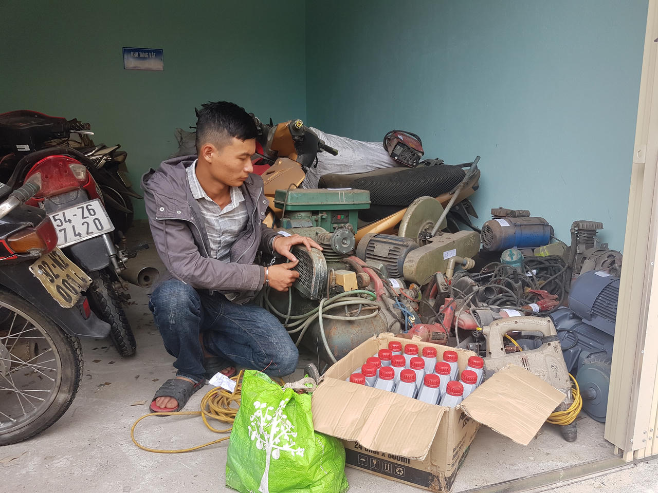 'Cao thủ' bẻ khóa nhưng không thoát được 'chiếc khóa số 8'