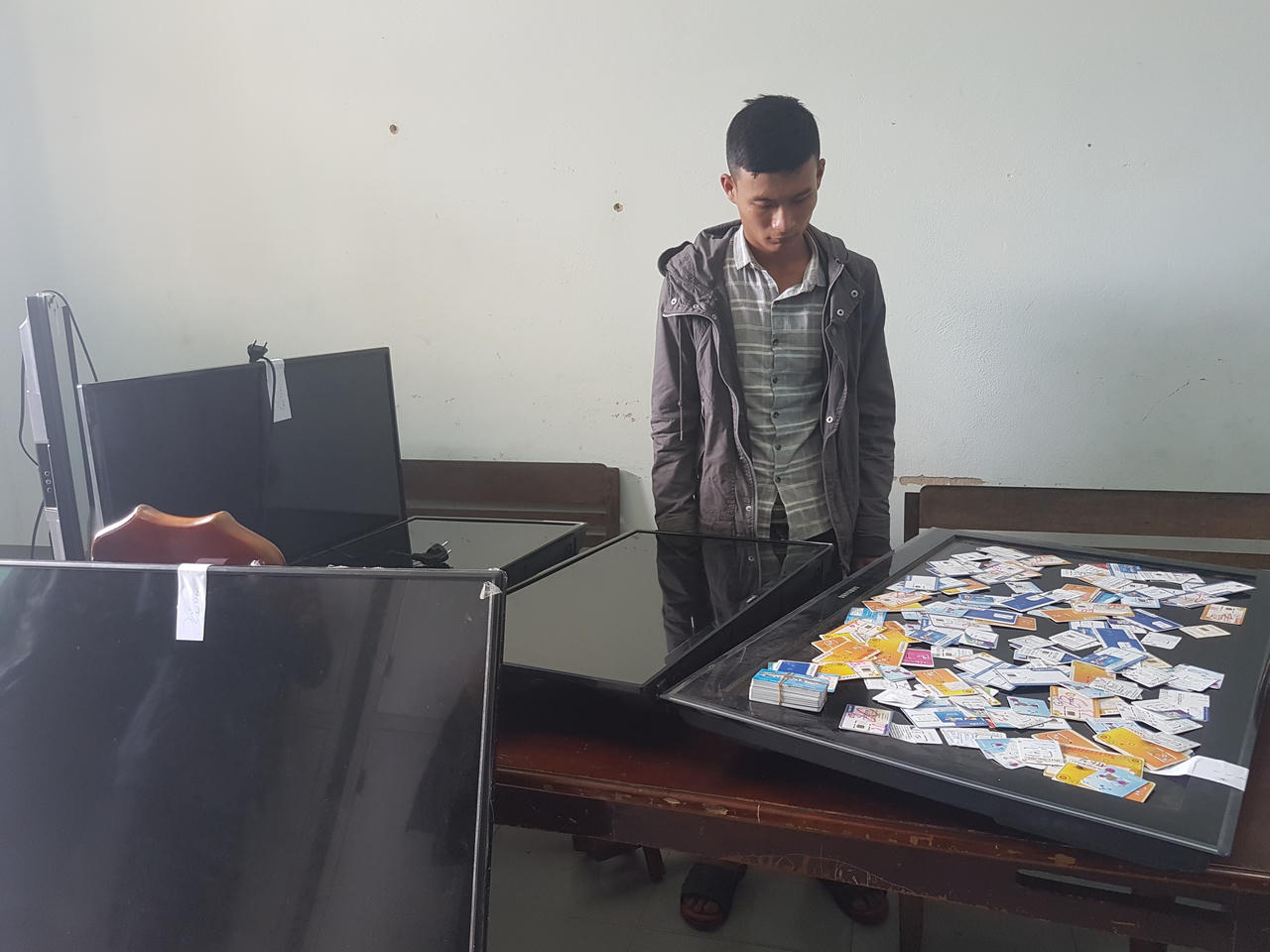 'Cao thủ' bẻ khóa nhưng không thoát được 'chiếc khóa số 8'