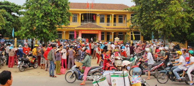 Thừa Thiên – Huế: 3 tiểu thương bị phạt tù vì phản đối di dời chợ mới