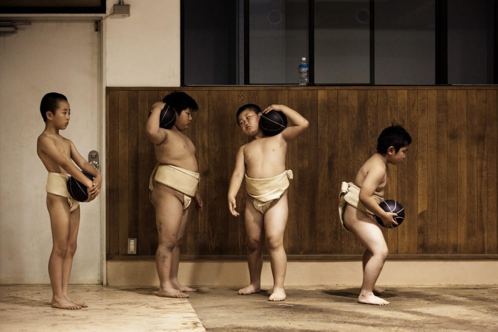 Tình tiết bất ngờ trong hồ sơ mật về Sumo