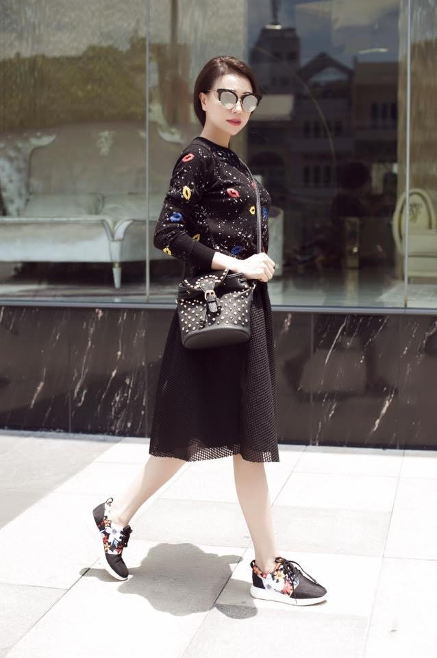 Kết quả hình ảnh cho Mix áo phông dài tay sao Châu Âu