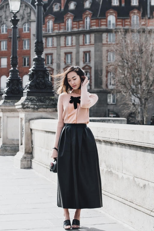 Kết quả hình ảnh cho chấn váy đen áo dài tay sao Châu Âu