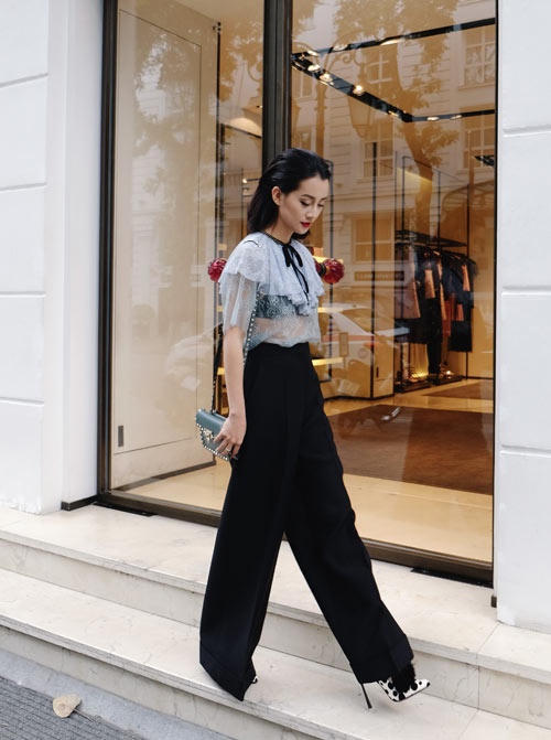 BTV Quỳnh Chi 'lộ xác' trong The Remix 