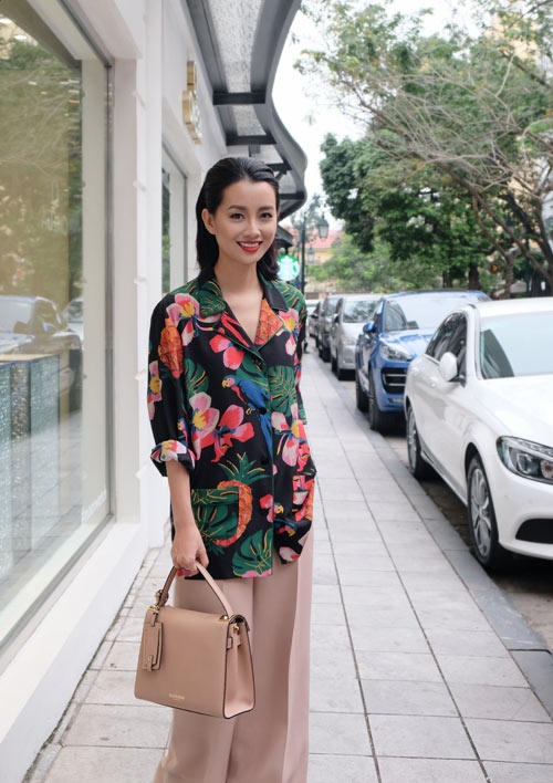 BTV Quỳnh Chi 'lộ xác' trong The Remix 