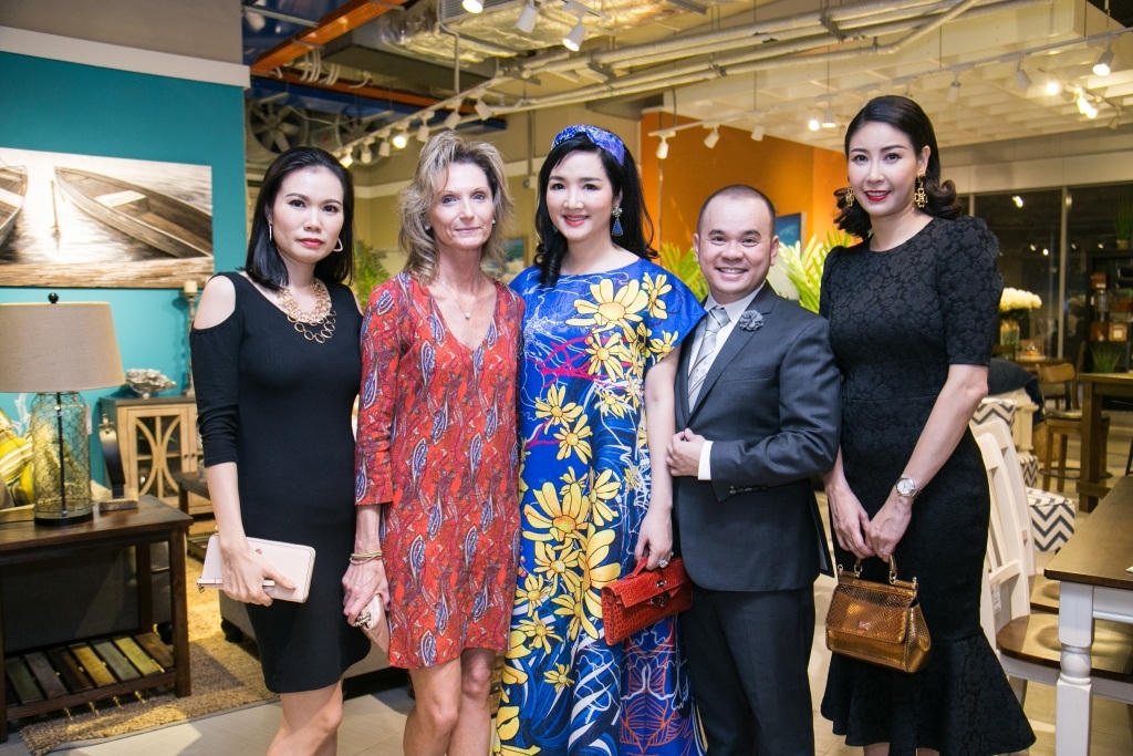 Dàn sao khủng hội ngộ trong sự kiện ra mắt dòng sản phẩm mùa hè của Ashley