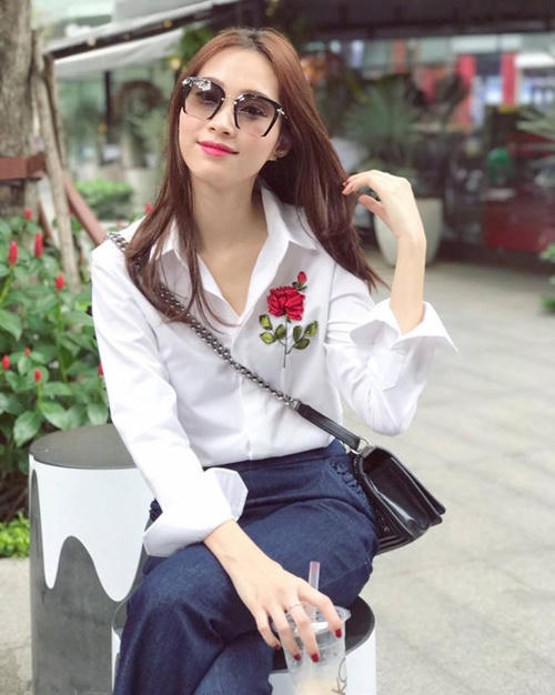 Sơ mi thêu ruy băng đơn giản mà tinh tế