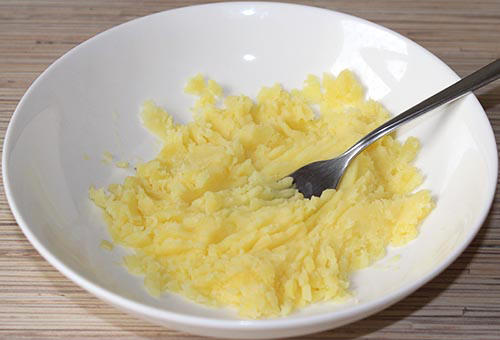 Kết quả hình ảnh cho Dùng khoai tây nghiền nát