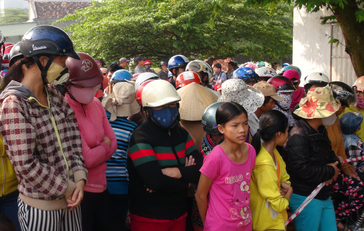 Vợ đốt chồng rồi nhảy sông tự tử