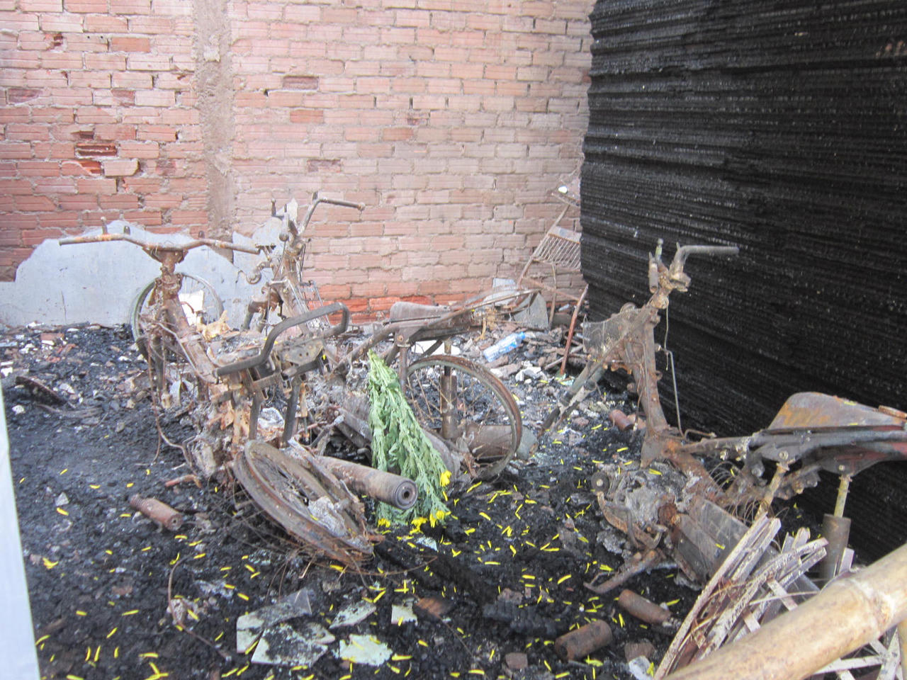 Nỗi đau người chồng đi chơi đêm vô tình khiến vợ con chết thảm