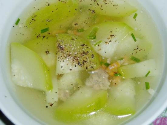 Người bệnh thủy đậu nên ăn bí đao, mướp đắng, đậu xanh, đậu đen, khoai tay, cải bắp, ngải cứu,...