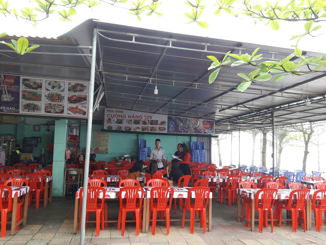 Bãi biển Cửa Lò: Thấp thỏm trước mùa du lịch mới hậu sự cố môi trường biển miền Trung