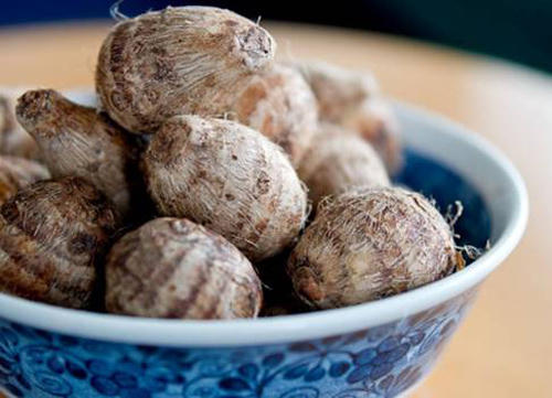 Kết quả hình ảnh cho Luộc khoai sọ