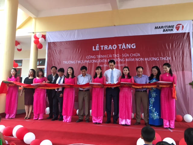 Maritime Bank bàn giao trường học và xe cứu thương cho bà con vùng lũ Hà Tĩnh 