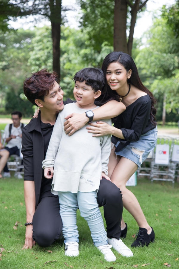 Trương Quỳnh Anh hạnh phúc với tình yêu, chờ bố mẹ đồng ý để cưới Tim