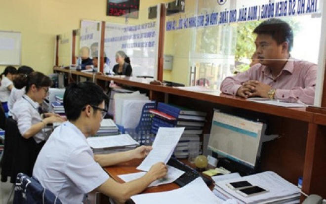 Doanh nghiệp “toát mồ hôi” vì không “bôi” thì không “trơn”