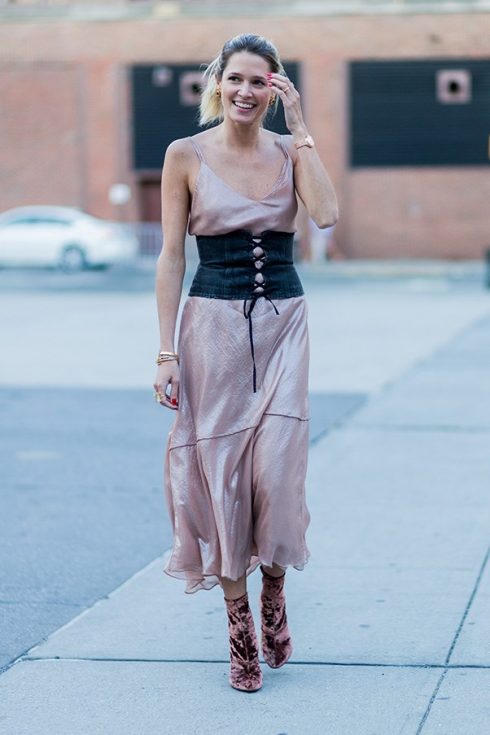 ELLE Style Calendar: Xuống phố cùng xu hướng Corset - ELLE VN