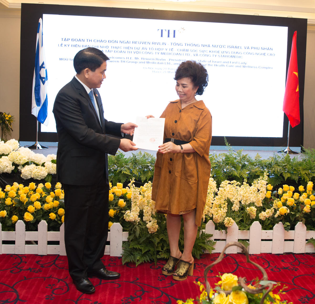 2 vị tổng thống, 2 hộp sữa và cú đột phá mới của bà Thái Hương