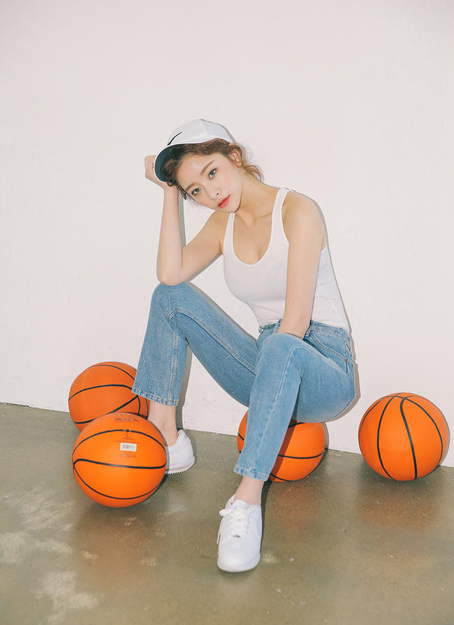 ELLE Style Calendar: Áo ba lỗ (20/03 - 26/03)