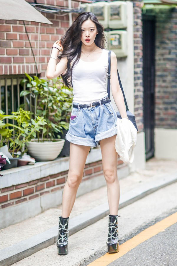 ELLE Style Calendar: Áo ba lỗ (20/03 - 26/03)