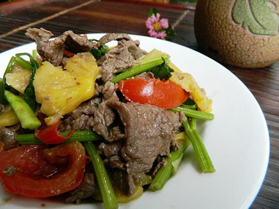 Kết quả hình ảnh cho Bắp bò xào dứa