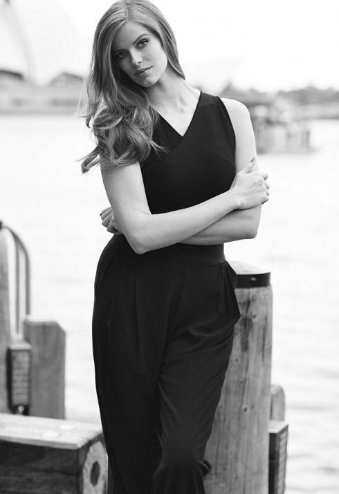 Cẩn thận trong việc chọn loại vải phù hợp để kiểu trang phục bạn muốn may có phom dáng cụ thể, đúng mong đợi.