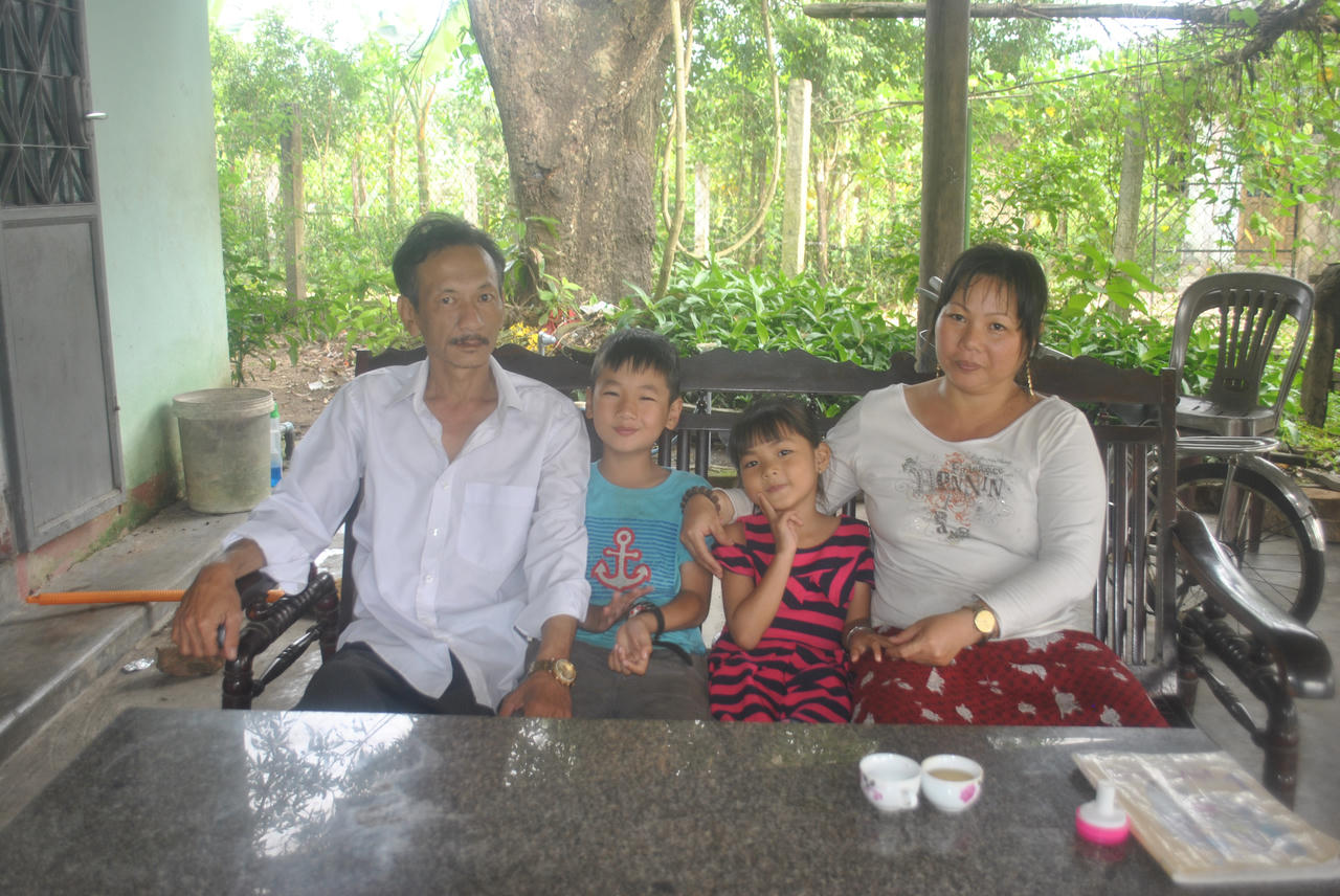 Khiêm 'liệt' sẻ chia kế sinh nhai cho người khuyết tật