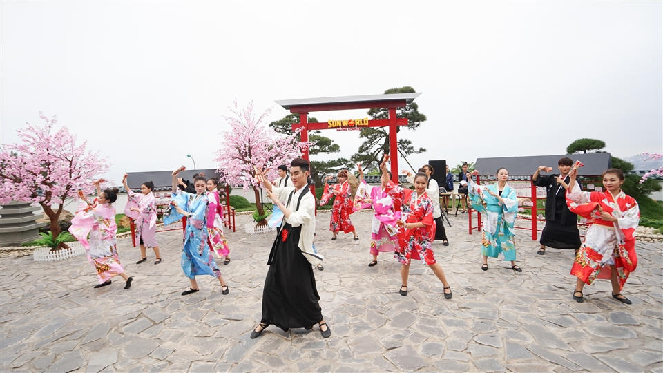 Lễ hội Mặt trời mọc đẹp như mơ tại thành phố di sản