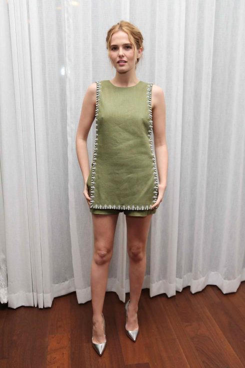 Zoey Deutch IT Girl cua nam 2017 6