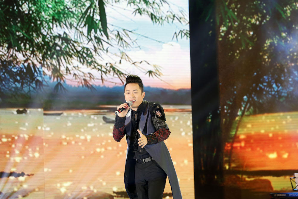 Mỹ Tâm, Tùng Dương cháy hết mình trong đêm 'Mơ về nơi xa'