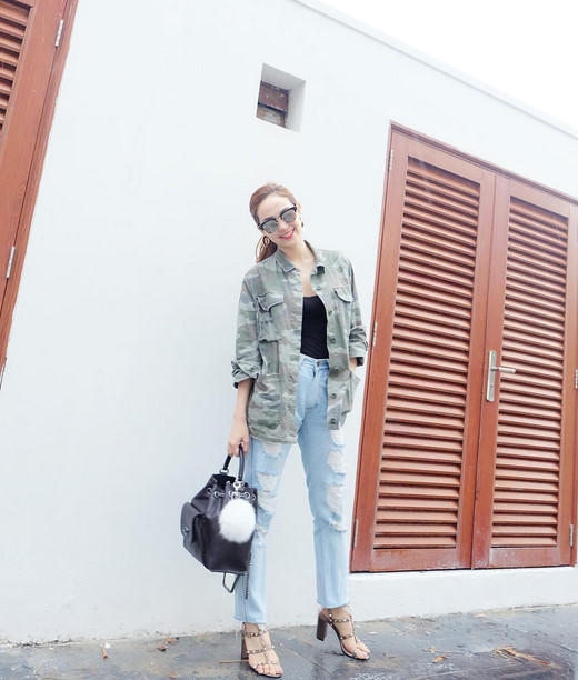 BST jeans rach giup Minh Hang an gian tuoi hinh anh 9