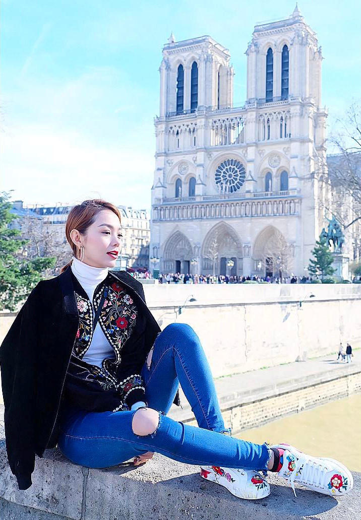 BST jeans rach giup Minh Hang an gian tuoi hinh anh 6