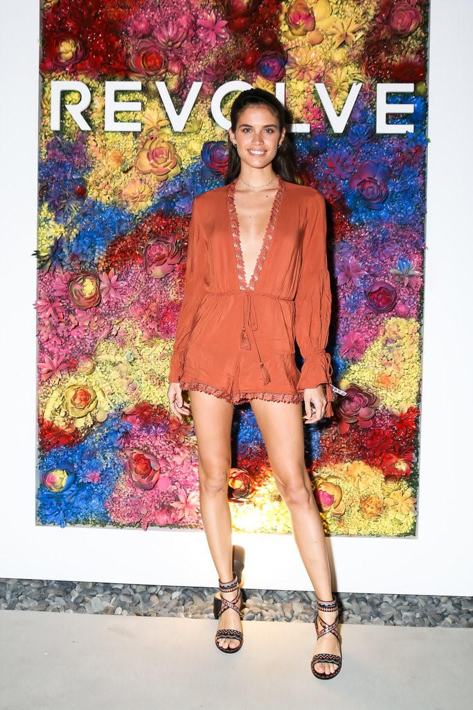 Tam biet cao got, sao chuong dep le, sandal bet don he hinh anh 11