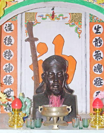 Anh hùng đất võ chống giặc