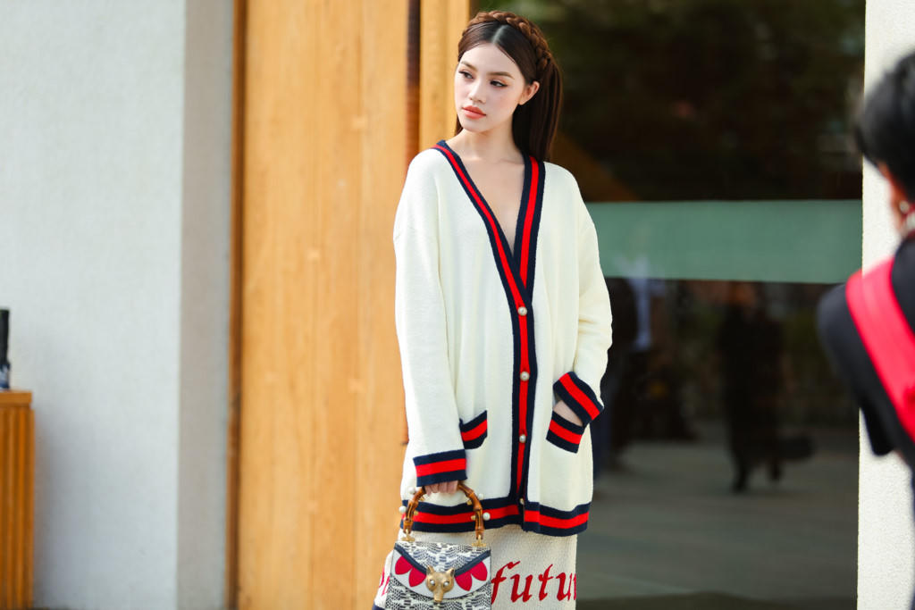 Street style ngay 2: Su noi loan khong gioi han cua tuoi tre hinh anh 6