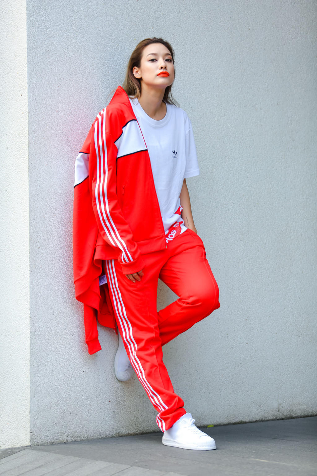 Street style ngay 2: Su noi loan khong gioi han cua tuoi tre hinh anh 7