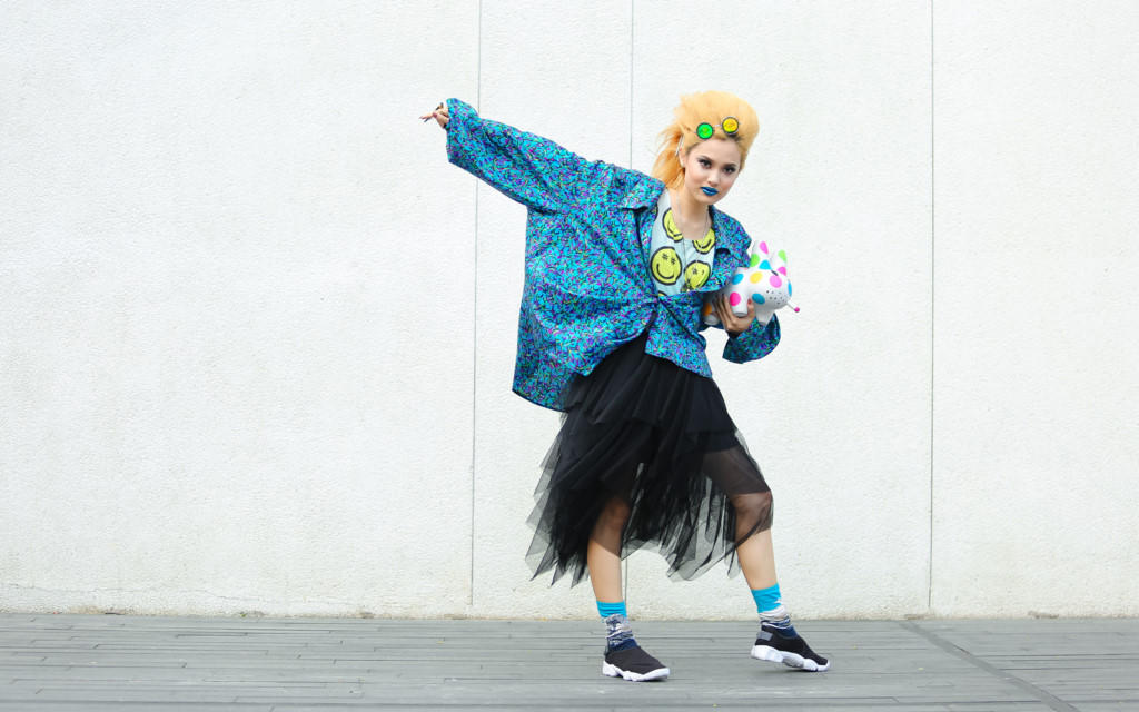 Street style ngay 2: Su noi loan khong gioi han cua tuoi tre hinh anh 2