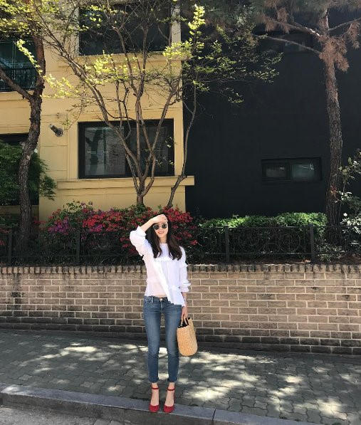 Street style cua sao Han noi bat tuan qua hinh anh 2