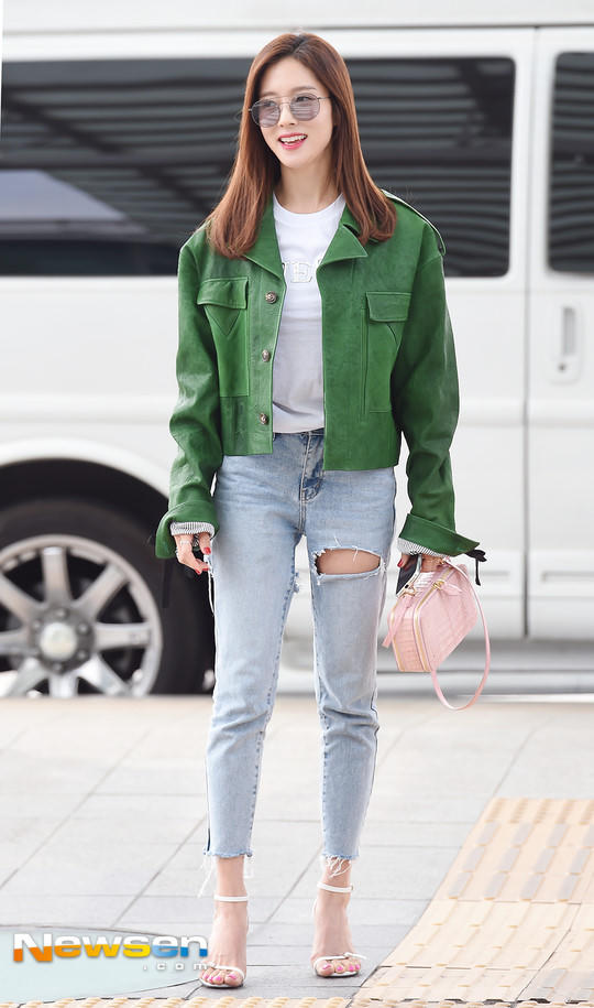 Street style cua sao Han noi bat tuan qua hinh anh 3