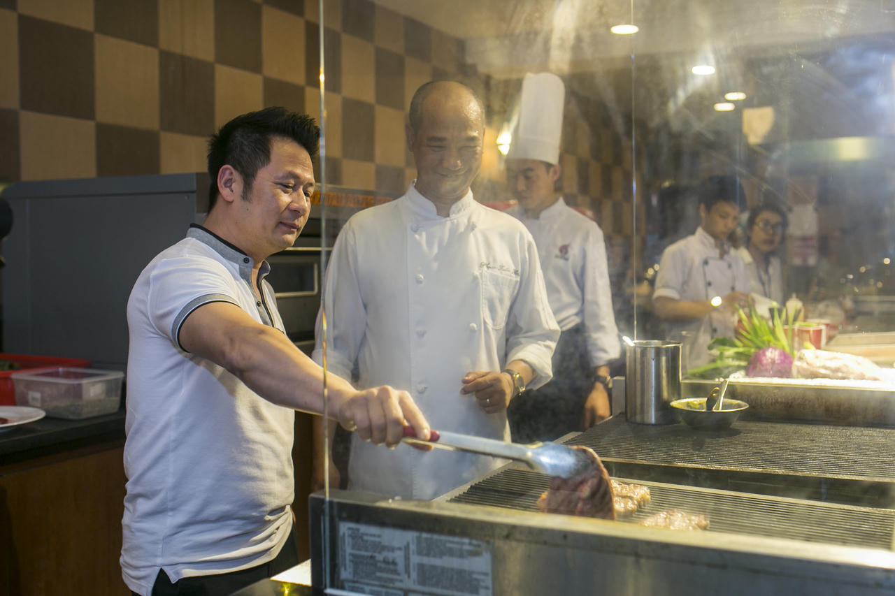 Ca sỹ Bằng Kiều: “Tôi ấn tượng với Không gian ẩm thực lớn nhất Đà Nẵng”