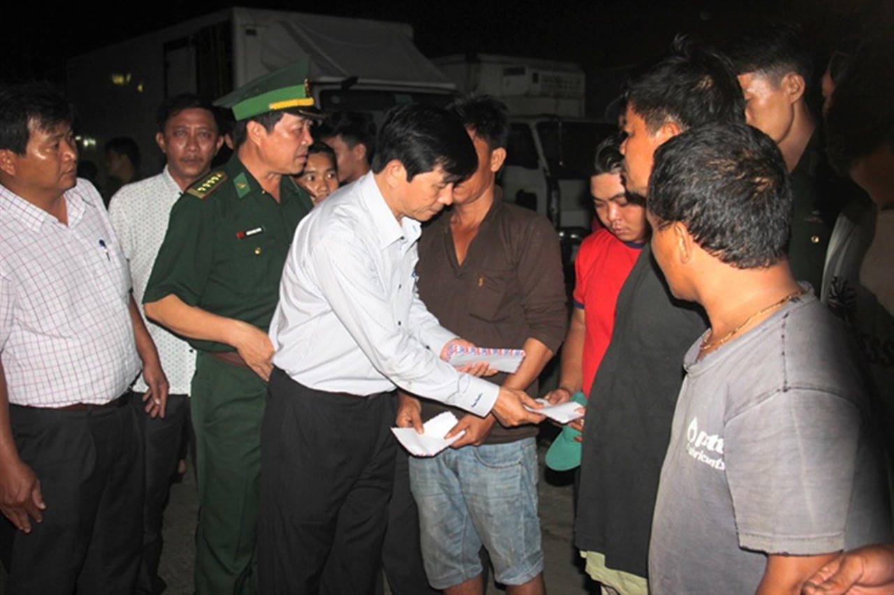 Giây phút thoát chết vì bị tàu nước ngoài đâm chìm giữa biển khơi