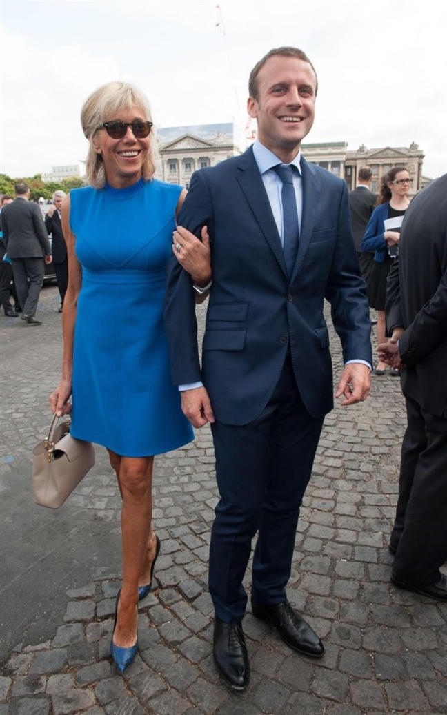 Nhung mau ao khoac hang hieu duoc De nhat phu nhan Phap yeu thich