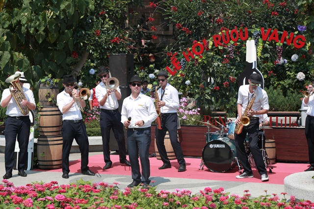 Sức hấp dẫn khó cưỡng của Lễ hội rượu vang Bà Nà Hills 2017