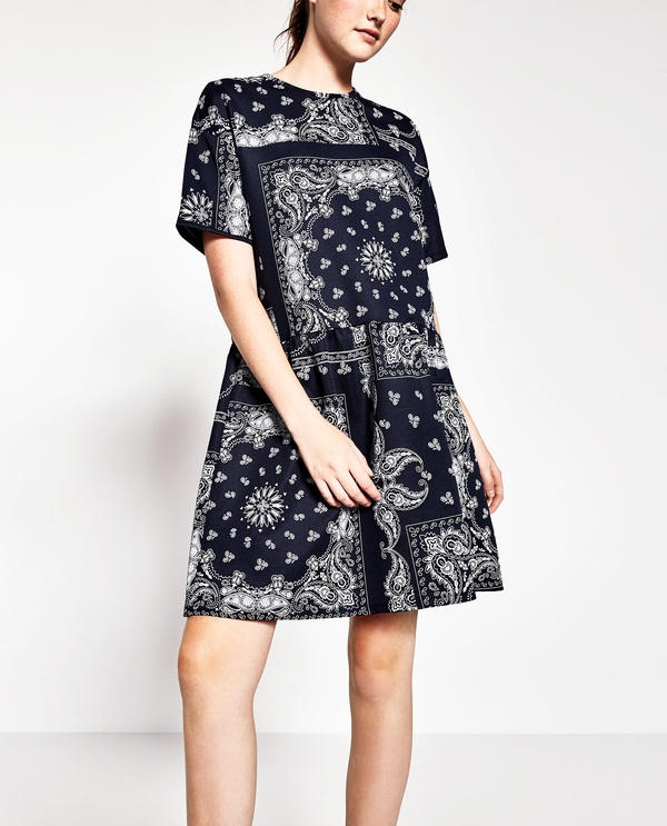 Nhung hoa tiet trang phuc duoc long phai dep he nay