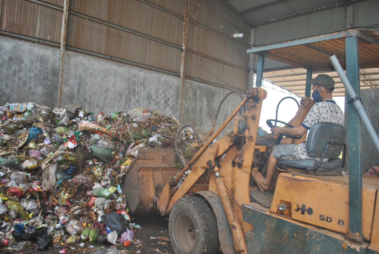 Ẩn số đằng sau hộp thư điện tử “anrac” của đôi vợ chồng yêu môi trường