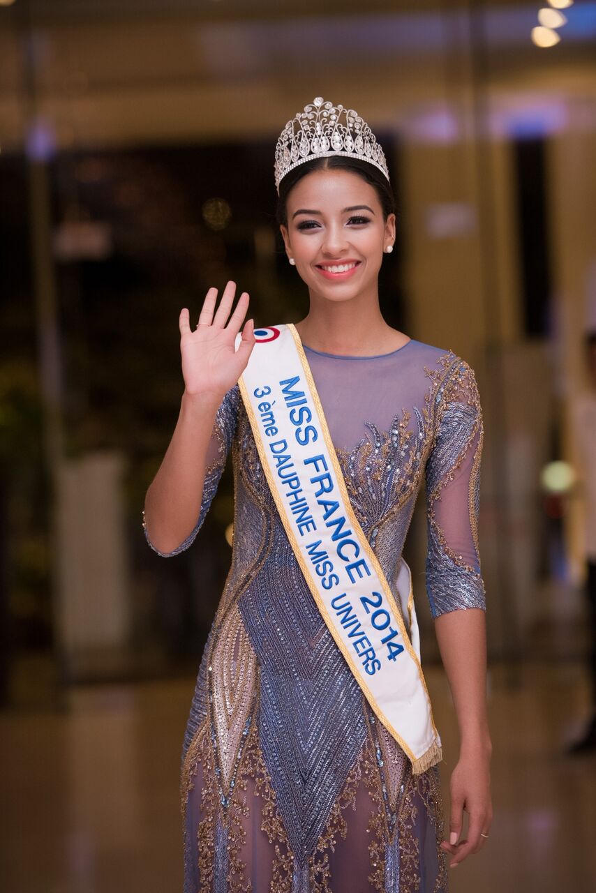 Hoa hậu Pháp 2014 Flora Coquerel, Hoa hậu Việt Nam 2010 Đặng Ngọc Hân cùng chia sẻ bí kíp thời trang